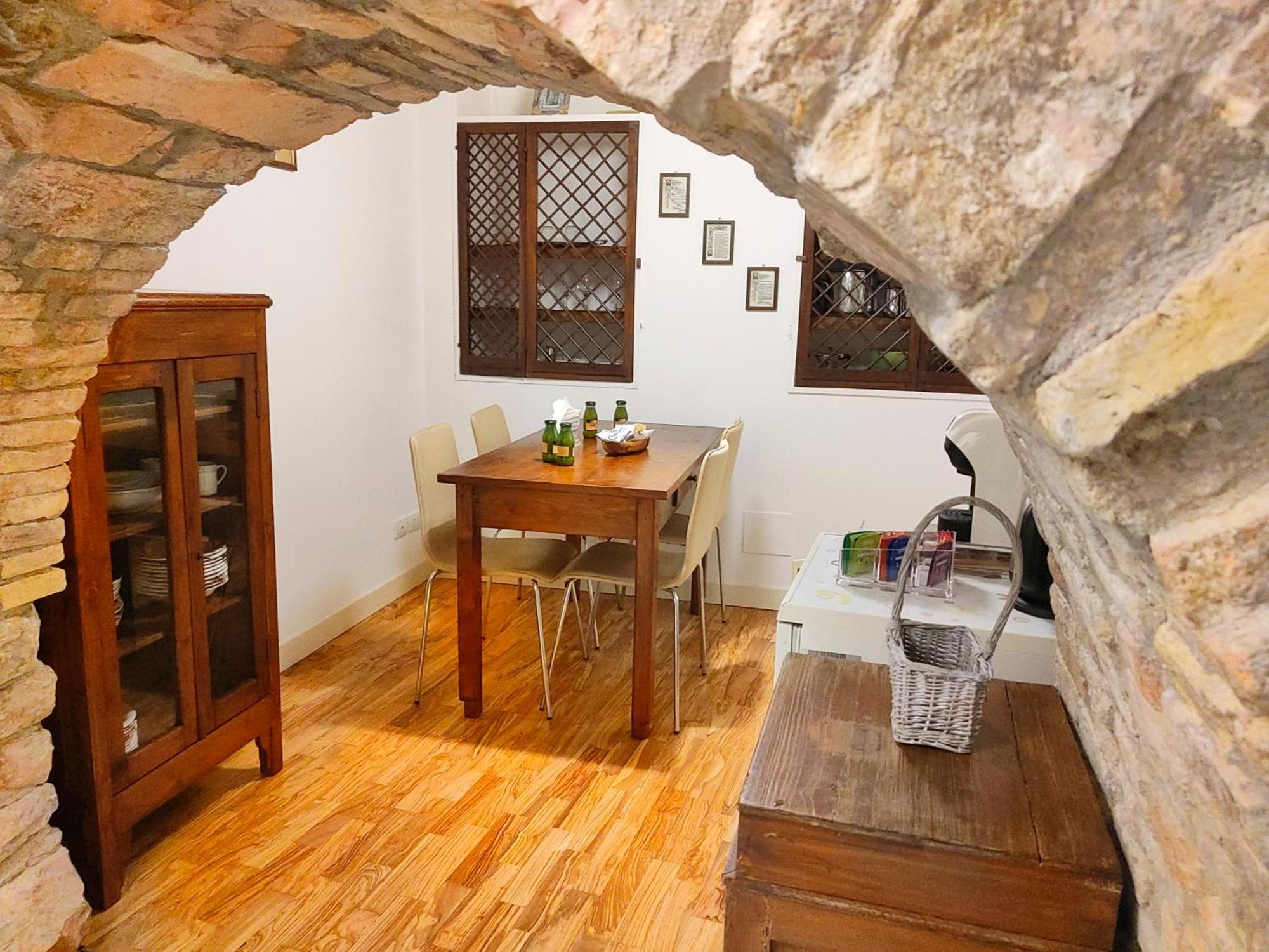 All'Ombra Di San Francesco - Centralissimo - A 110 Mt Dalla Basilica - Myassisisuite, I Dettagli Che Fanno La Differenza Luaran gambar